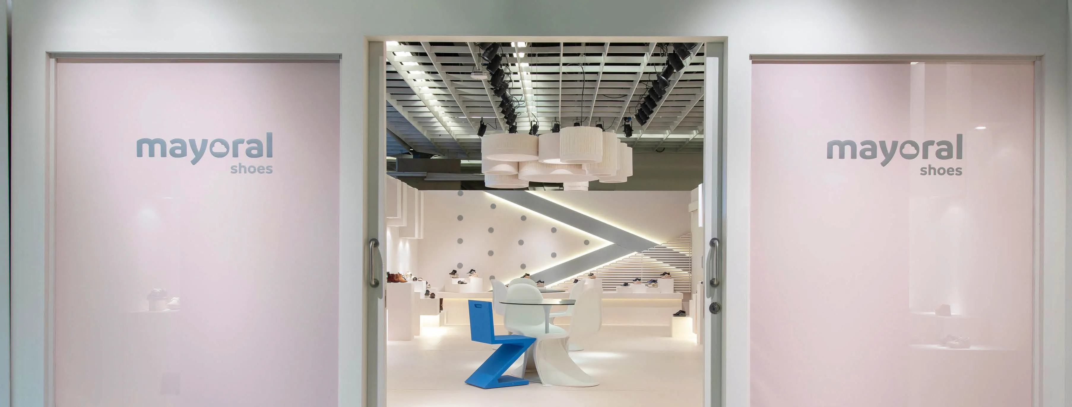 Custom stand for Mayoral Shoes at international footwear and fashion fair — Stand-Out