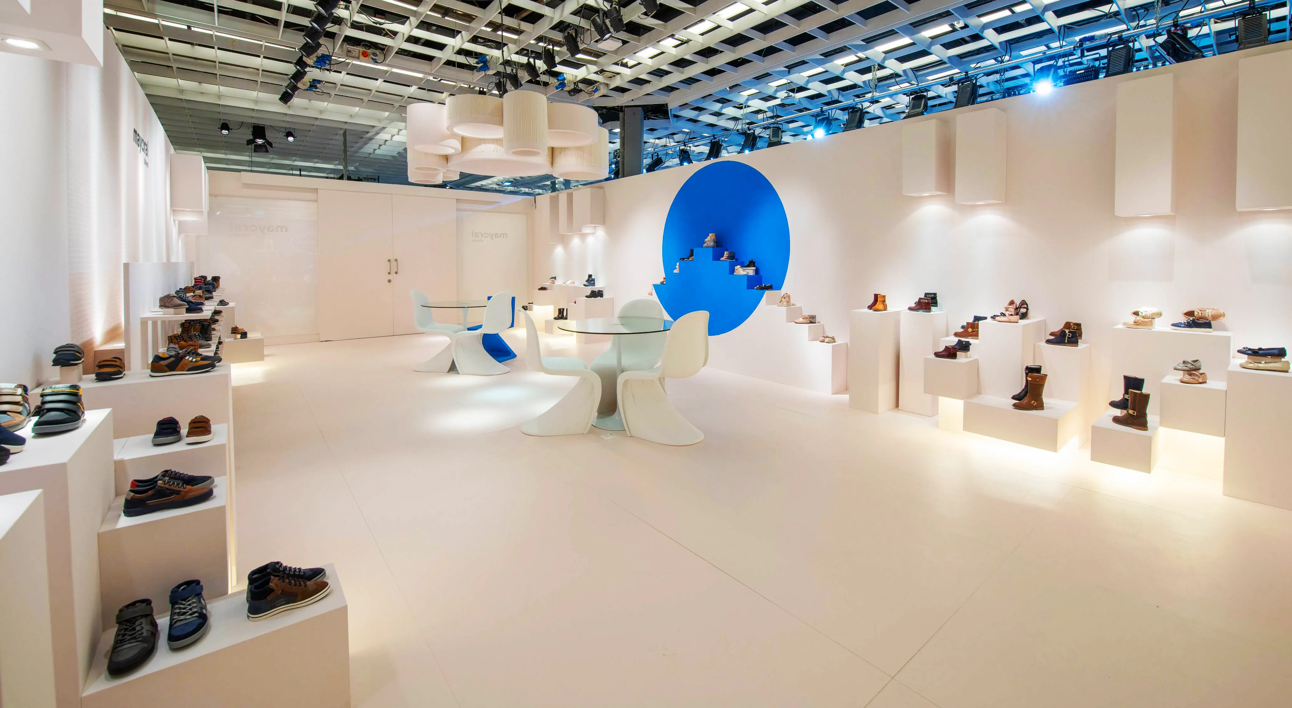Stand for Mayoral Shoes at a children's footwear and fashion fair — Stand-Out