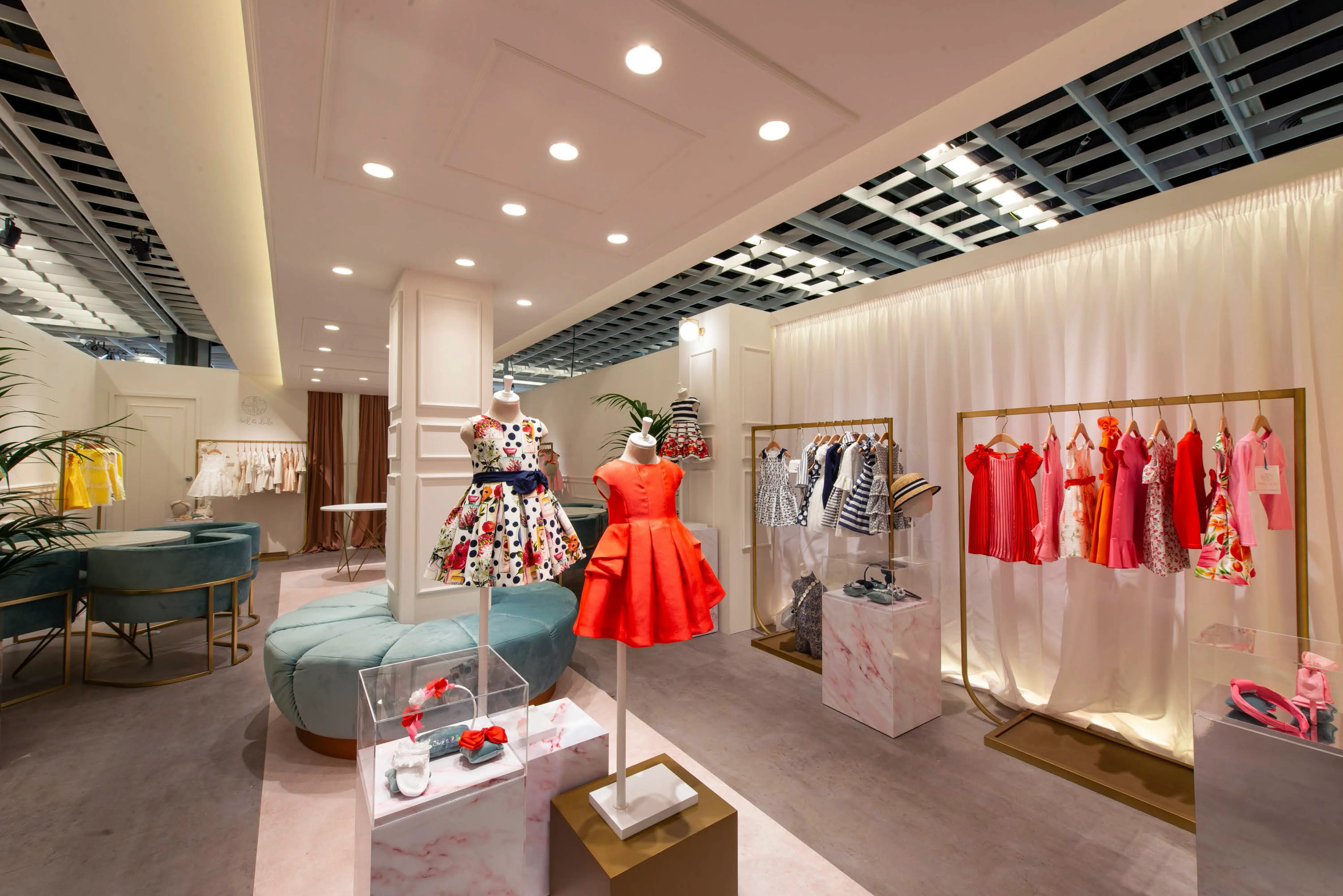 Comprehensive stand management at international trade fair — Stand-Out since 1984